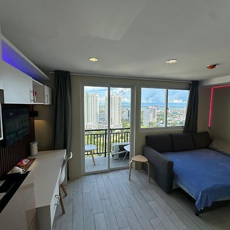 Modern & Comfy Studio - Steps From Ayala Mall, Cebu City Exteriör bild