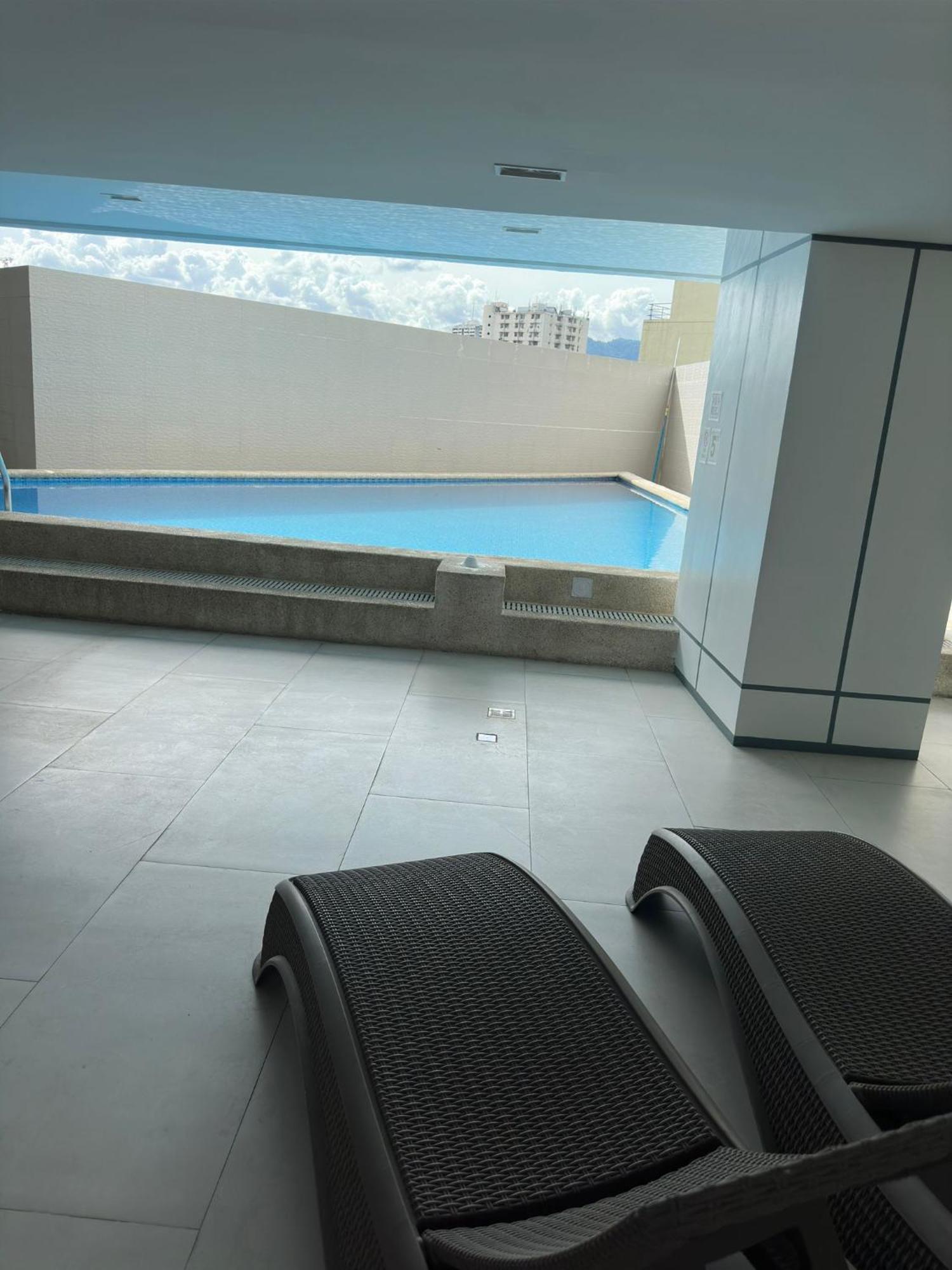 Modern & Comfy Studio - Steps From Ayala Mall, Cebu City Exteriör bild