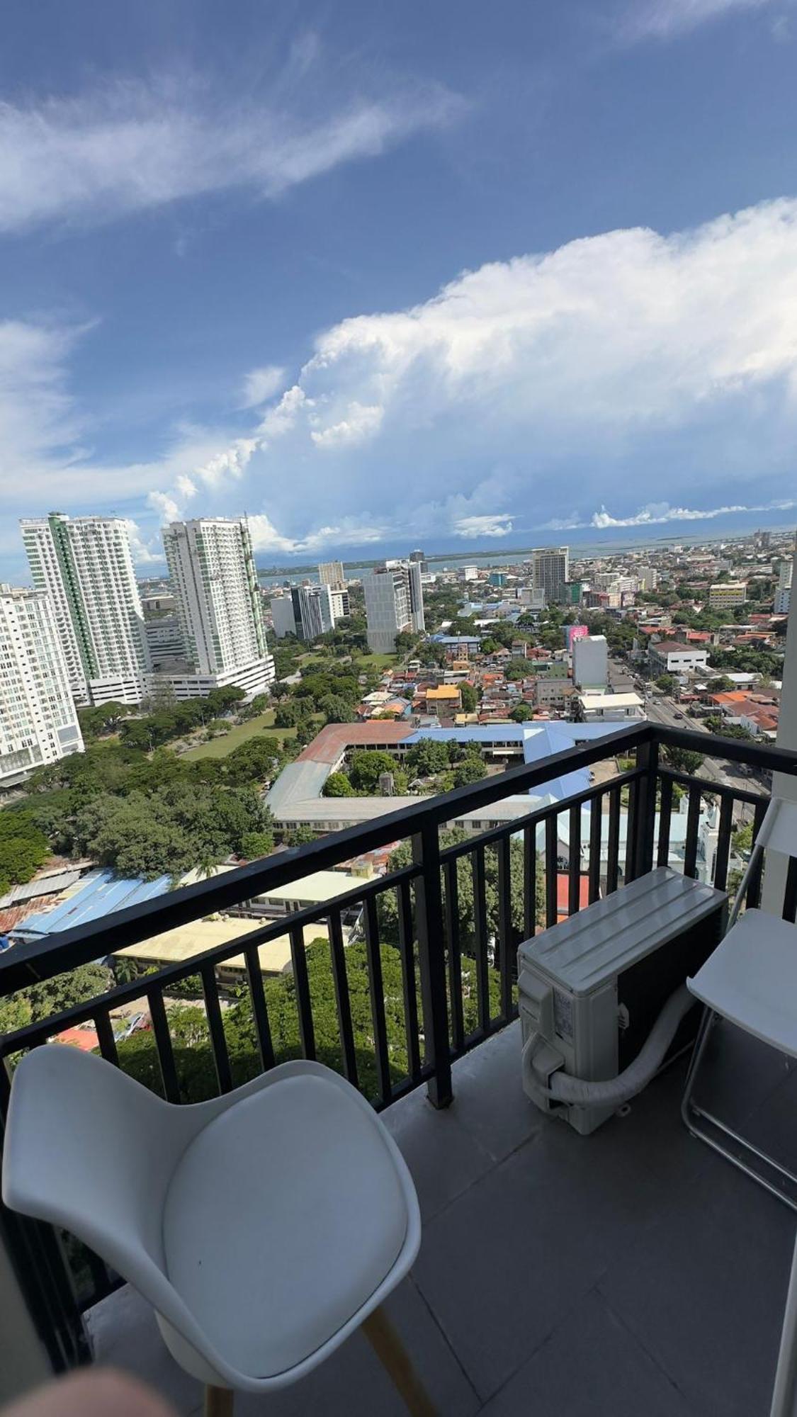 Modern & Comfy Studio - Steps From Ayala Mall, Cebu City Exteriör bild