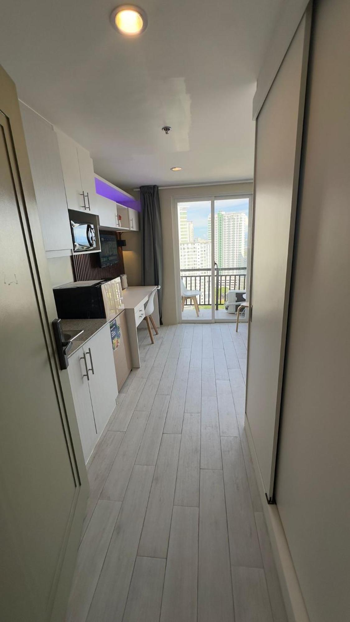 Modern & Comfy Studio - Steps From Ayala Mall, Cebu City Exteriör bild