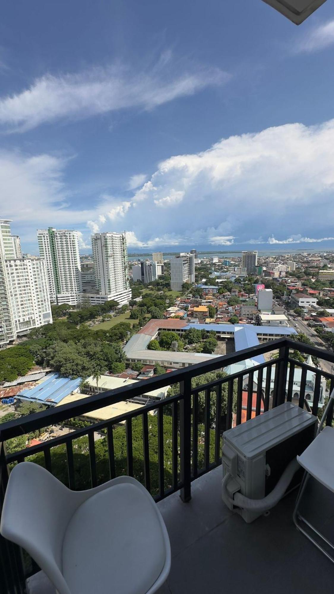 Modern & Comfy Studio - Steps From Ayala Mall, Cebu City Exteriör bild