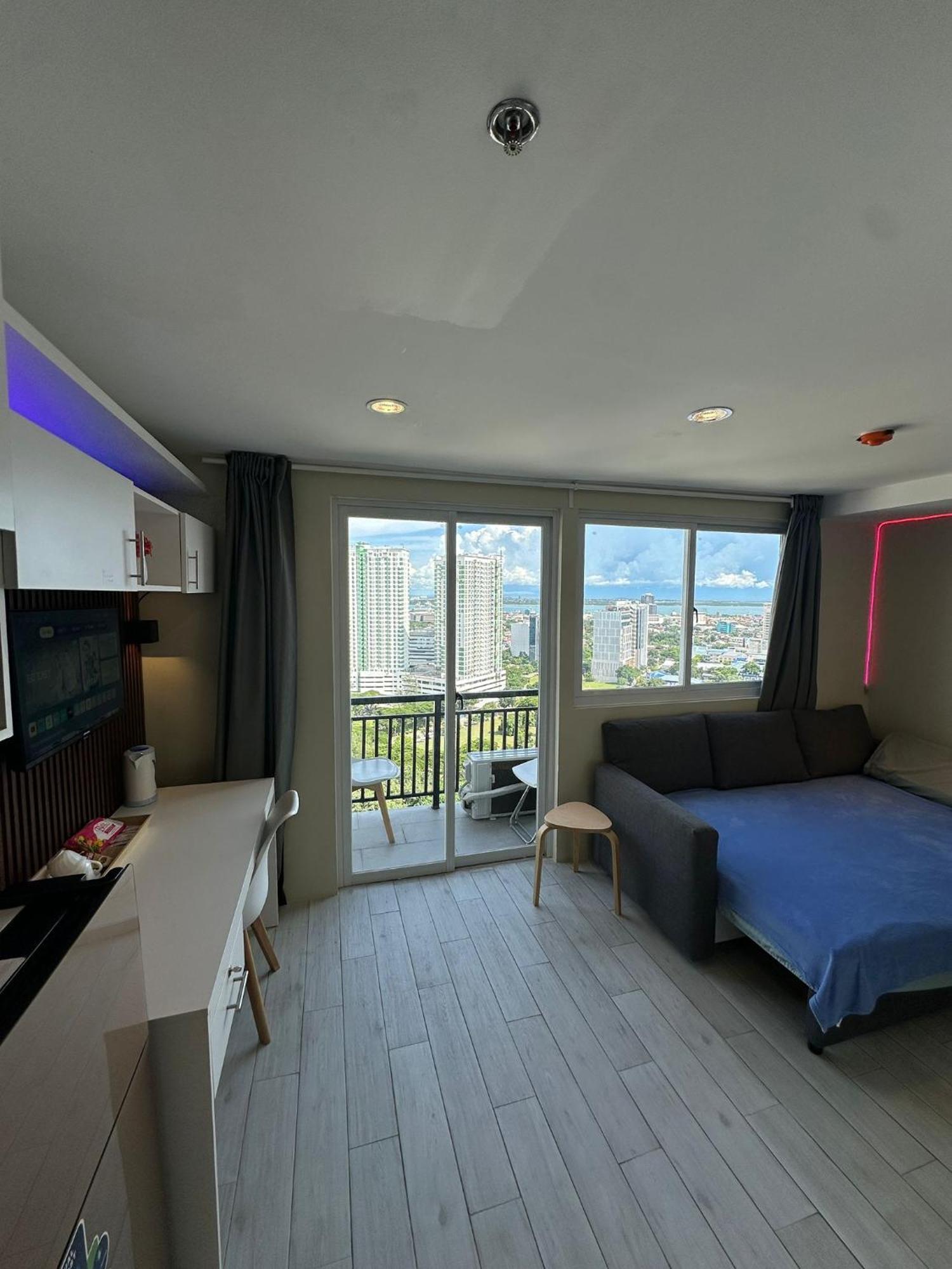 Modern & Comfy Studio - Steps From Ayala Mall, Cebu City Exteriör bild